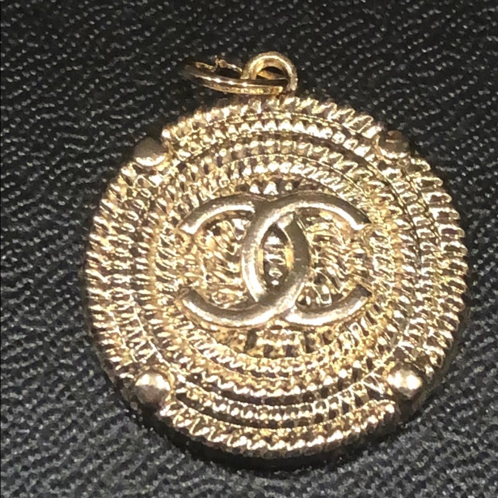 Authentic Chanel Zipper Pull - Soft Gold - Picture 3 of 3